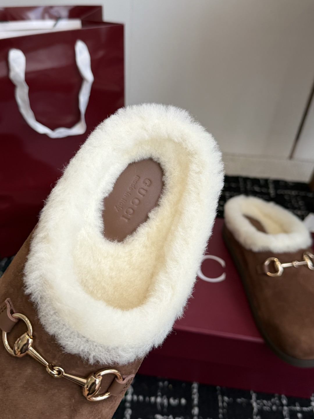 东莞代购级 Gucci GG穆勒羊毛拖鞋｜秋冬氛围感单品 经典马衔扣元素，重新诠释品牌复古格调，上脚慵懒又显贵！ ▫️面