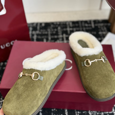 东莞代购级 Gucci GG穆勒羊毛拖鞋|秋冬氛围感单品 经典马衔扣元素,重新诠释品牌复古格调,上脚慵懒又显贵! ▫️面 东莞代购级 Gucci GG穆勒羊毛拖鞋|秋冬氛围感单品 经典马衔扣元素,重新诠释品牌复古格调,上脚慵懒又显贵! ▫️面