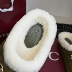 东莞代购级 Gucci GG穆勒羊毛拖鞋|秋冬氛围感单品 经典马衔扣元素,重新诠释品牌复古格调,上脚慵懒又显贵! ▫️面 东莞代购级 Gucci GG穆勒羊毛拖鞋|秋冬氛围感单品 经典马衔扣元素,重新诠释品牌复古格调,上脚慵懒又显贵! ▫️面