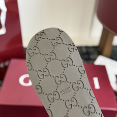东莞代购级 Gucci GG穆勒羊毛拖鞋|秋冬氛围感单品 经典马衔扣元素,重新诠释品牌复古格调,上脚慵懒又显贵! ▫️面 东莞代购级 Gucci GG穆勒羊毛拖鞋|秋冬氛围感单品 经典马衔扣元素,重新诠释品牌复古格调,上脚慵懒又显贵! ▫️面