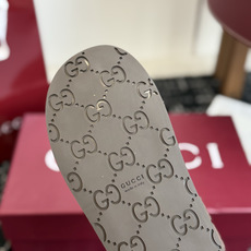 东莞代购级Gucci GG穆勒羊毛拖鞋|秋冬氛围感单品 经典马衔扣元素,重新诠释品牌复古格调,上脚慵懒又显贵! ▫️面料 东莞代购级Gucci GG穆勒羊毛拖鞋|秋冬氛围感单品 经典马衔扣元素,重新诠释品牌复古格调,上脚慵懒又显贵! ▫️面料