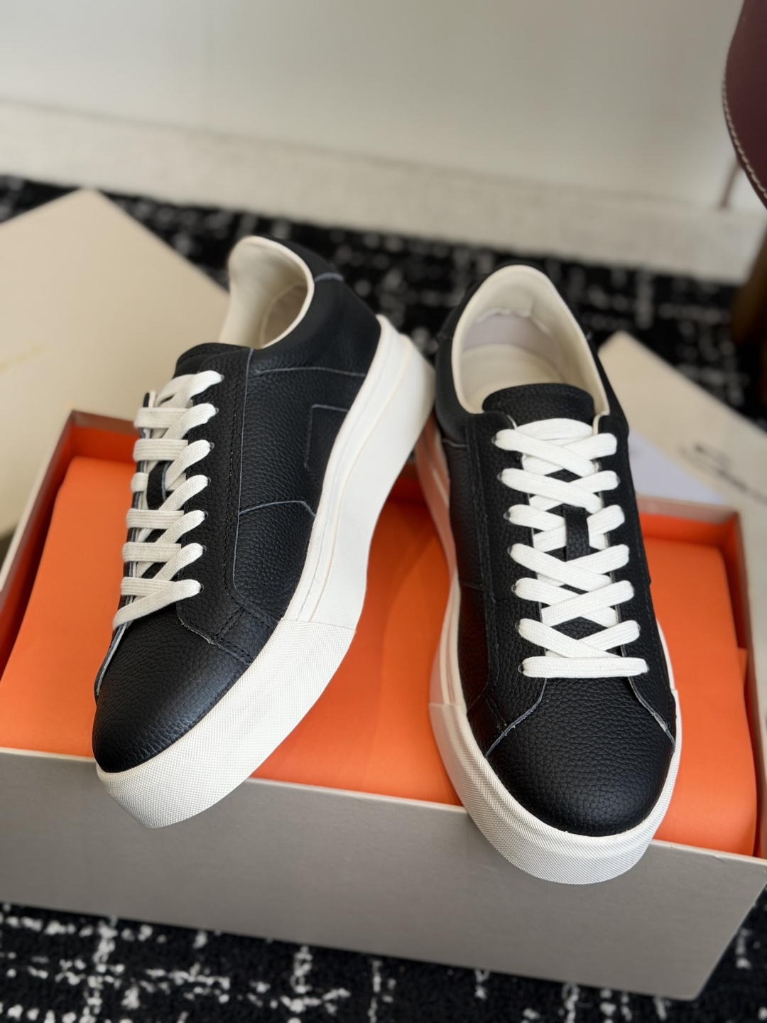 代购级 Santoni男士休闲板鞋 意大利轻奢Santoni荔枝纹皮休闲鞋,商务休闲两不误,低调显贵,成熟男生首选👞 ▫ 代购级 Santoni男士休闲板鞋 意大利轻奢Santoni荔枝纹皮休闲鞋,商务休闲两不误,低调显贵,成熟男生首选👞 ▫