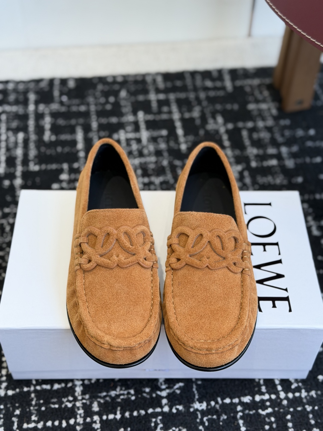 代购级 LOEWE罗意威乐福鞋| 经典Anagram浮雕logo乐福,自带松弛高级感,通勤、日常、穿搭出片都很适配✨ ▫ 代购级 LOEWE罗意威乐福鞋| 经典Anagram浮雕logo乐福,自带松弛高级感,通勤、日常、穿搭出片都很适配✨ ▫
