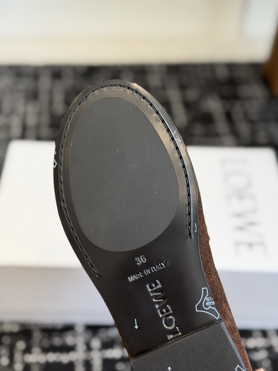 代购级 LOEWE罗意威乐福鞋｜ 经典Anagram浮雕logo乐福，自带松弛高级感，通勤、日常、穿搭出片都很适配✨ ▫