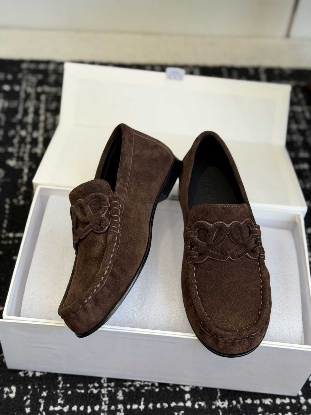 代购级 LOEWE罗意威乐福鞋｜ 经典Anagram浮雕logo乐福，自带松弛高级感，通勤、日常、穿搭出片都很适配✨ ▫