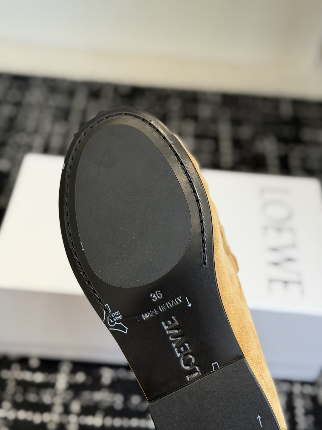 代购级 LOEWE罗意威乐福鞋｜ 经典Anagram浮雕logo乐福，自带松弛高级感，通勤、日常、穿搭出片都很适配✨ ▫