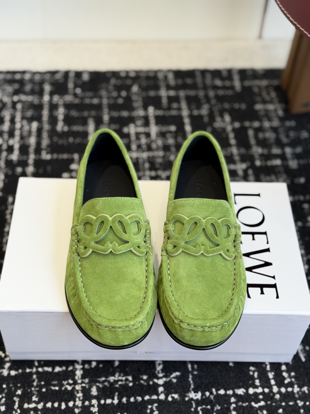 代购级 LOEWE罗意威乐福鞋| 经典Anagram浮雕logo乐福,自带松弛高级感,通勤、日常、穿搭出片都很适配✨ ▫ 代购级 LOEWE罗意威乐福鞋| 经典Anagram浮雕logo乐福,自带松弛高级感,通勤、日常、穿搭出片都很适配✨ ▫