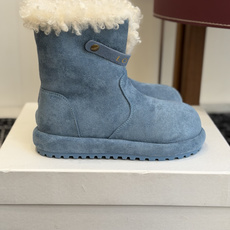 代购级 品牌:LOEWE罗意威 卷毛边厚底雪地靴 ▫️面料:高丝光牛反绒,绒面细腻有质感,质感柔和耐看 ▫️内里:加厚卷 代购级 品牌:LOEWE罗意威 卷毛边厚底雪地靴 ▫️面料:高丝光牛反绒,绒面细腻有质感,质感柔和耐看 ▫️内里:加厚卷