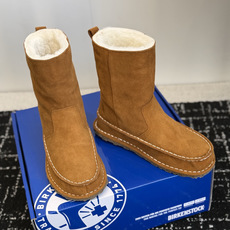 代购级 品牌:Birkenstock勃肯 羊毛中筒雪地靴 ▫️面料:高丝光牛反绒,绒感细腻柔和,质感高级耐穿 ▫️内里: 代购级 品牌:Birkenstock勃肯 羊毛中筒雪地靴 ▫️面料:高丝光牛反绒,绒感细腻柔和,质感高级耐穿 ▫️内里: