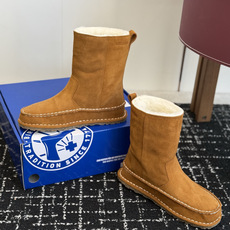 代购级 品牌:Birkenstock勃肯 羊毛中筒雪地靴 ▫️面料:高丝光牛反绒,绒感细腻柔和,质感高级耐穿 ▫️内里: 代购级 品牌:Birkenstock勃肯 羊毛中筒雪地靴 ▫️面料:高丝光牛反绒,绒感细腻柔和,质感高级耐穿 ▫️内里: