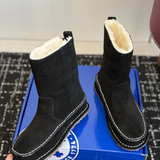 代购级 品牌:Birkenstock勃肯 羊毛中筒雪地靴 ▫️面料:高丝光牛反绒,绒感细腻柔和,质感高级耐穿 ▫️内里: 代购级 品牌:Birkenstock勃肯 羊毛中筒雪地靴 ▫️面料:高丝光牛反绒,绒感细腻柔和,质感高级耐穿 ▫️内里: