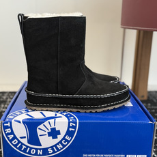 代购级 品牌:Birkenstock勃肯 羊毛中筒雪地靴 ▫️面料:高丝光牛反绒,绒感细腻柔和,质感高级耐穿 ▫️内里: 代购级 品牌:Birkenstock勃肯 羊毛中筒雪地靴 ▫️面料:高丝光牛反绒,绒感细腻柔和,质感高级耐穿 ▫️内里: