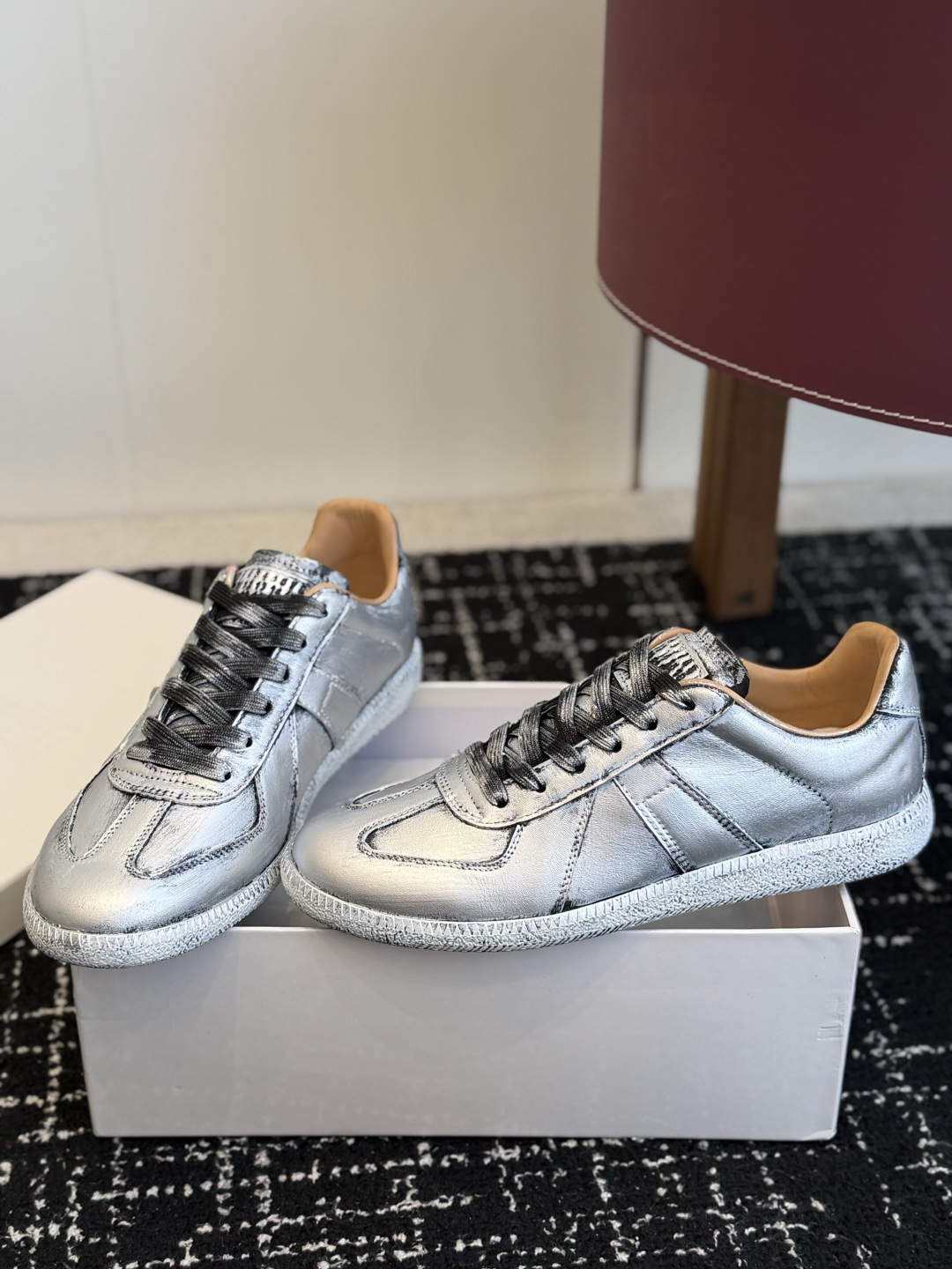 代购级（48-49码+20） 品牌：马吉拉 涂鸦德训休闲鞋 ▫️面料：光面牛皮拼接反绒麂皮，手绘涂鸦工艺，个性艺术感 ▫