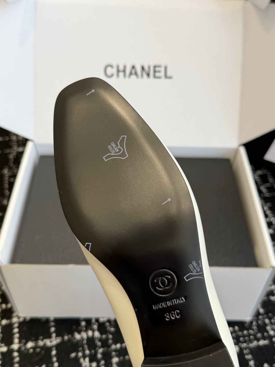 代购级 品牌：CHANEL香奈儿 方头乐福单鞋 ▫️面料：头层亮面牛皮，皮面光泽细腻，质感高级 ▫️内里：羊皮内里，柔软