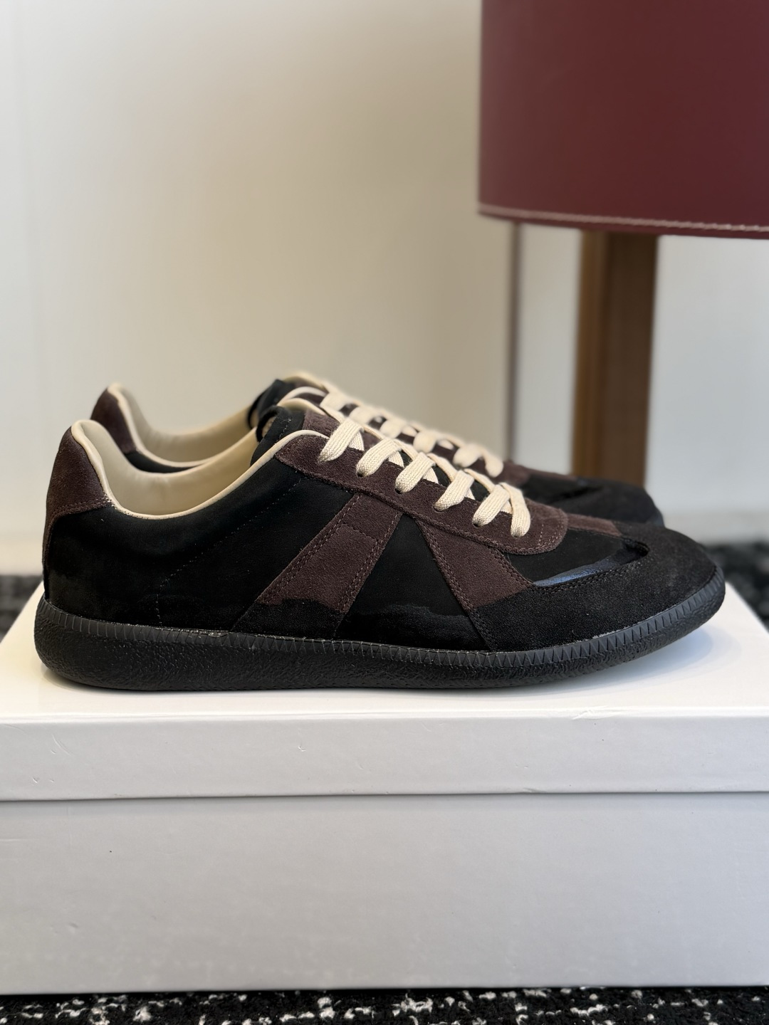 代购级（48-49码+20） 品牌：马吉拉 涂鸦德训休闲鞋 ▫️面料：光面牛皮拼接反绒麂皮，手绘涂鸦工艺，个性艺术感 ▫