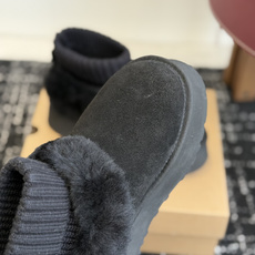 东莞代购级 品牌:UGG针织袜口女士雪地靴 秋冬甜妹本命雪地靴✨ 针织袜筒+翻毛皮拼接,区别普通基础款,袜口弹力十足,包 东莞代购级 品牌:UGG针织袜口女士雪地靴 秋冬甜妹本命雪地靴✨ 针织袜筒+翻毛皮拼接,区别普通基础款,袜口弹力十足,包