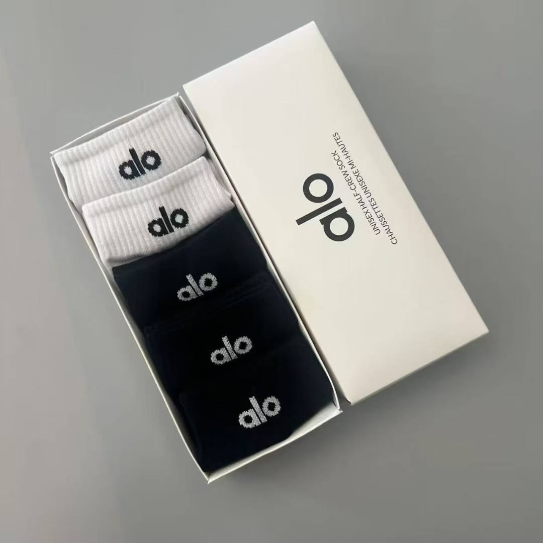 Alo accessories everyday white and black yoga