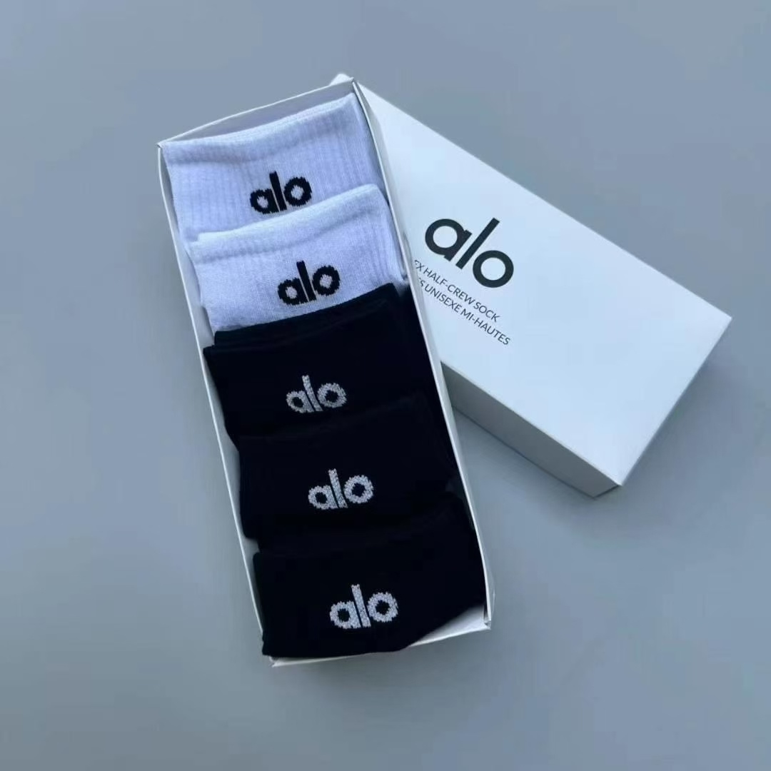 Alo accessories everyday white and black yoga