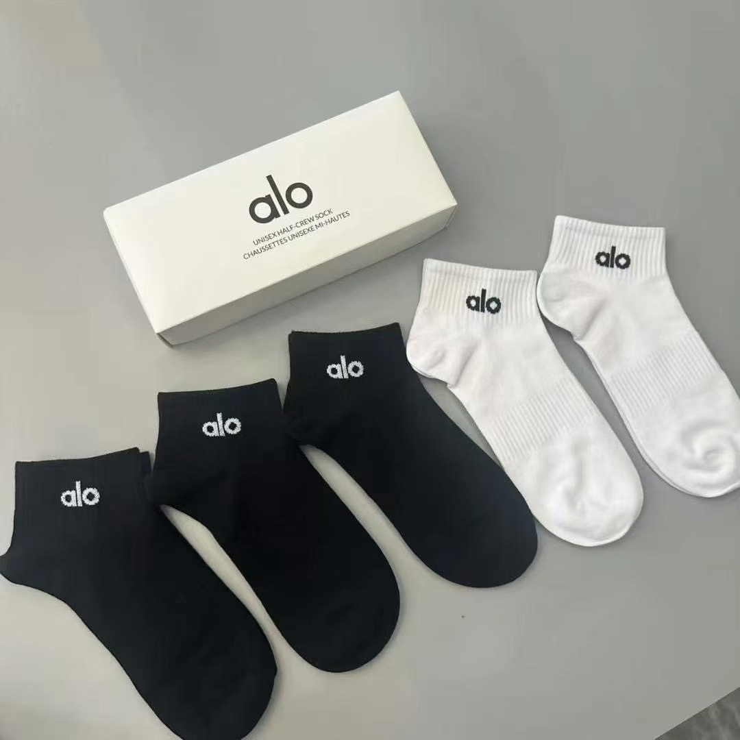 Alo accessories everyday white and black yoga