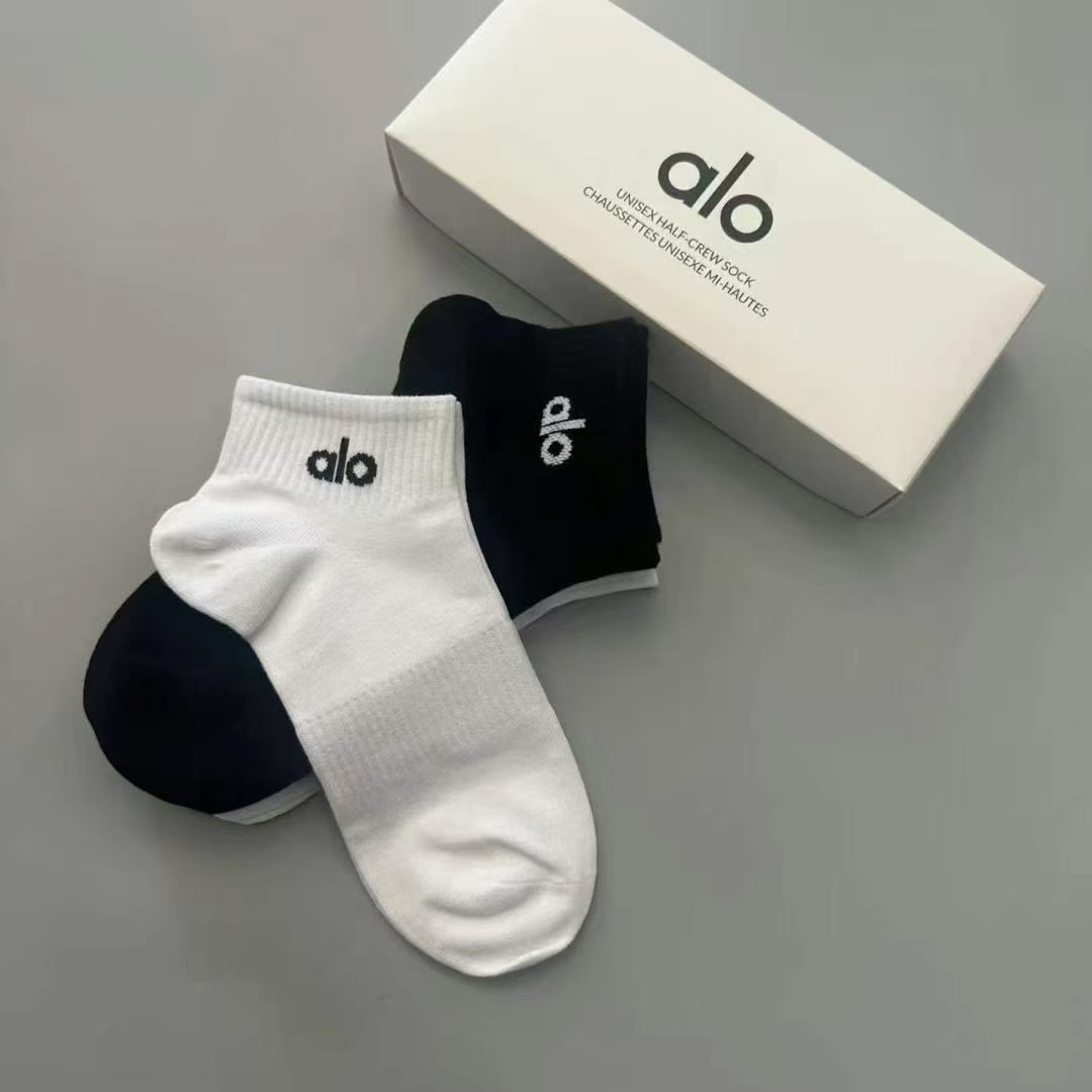Alo accessories everyday white and black yoga