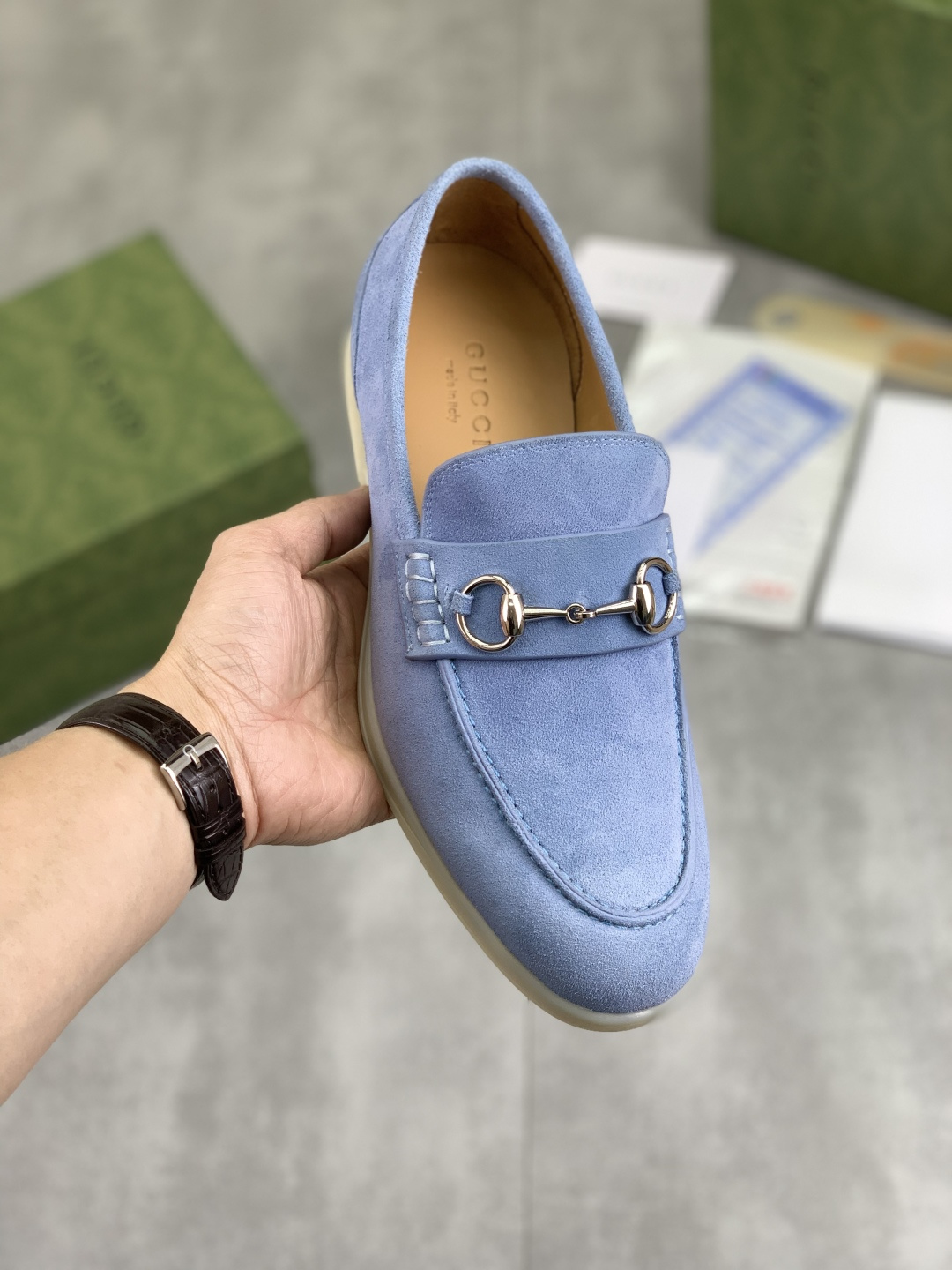 NO:270297,[Real Price] Water-Dye Niuli [Guqi] GUCCI high-end classic men's formal business leather shoes, original 11 authentic products!  Original imported high-end calfskin, original metal buckle, imported top layer cowhide inner footbed Original outsole, men's shoes size 38-44 (45 customized) Multiple colors available, gucci, cowhide19860909【实价】 水染牛里【古奇】GUCCI高端经典男士正装商务皮鞋,原单11正品货！原版进口高端小牛皮,原版金属饰扣,进口头层牛皮内里垫脚 原版大底,男鞋码数38-44（45定做） 多款色可选,,gucci,cowhide,Men's shoes