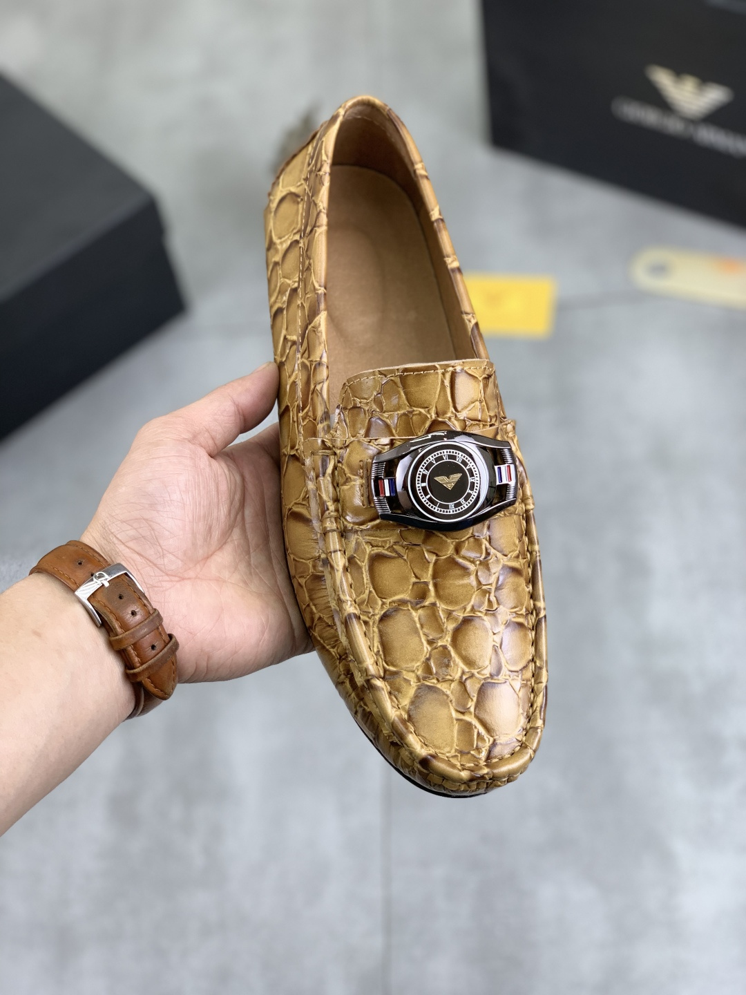 NO:270278,【Actually priced】【Armani】Armani Hong Kong high-quality beanie shoes. Lazy foot cover Love style This fabric uses imported top Italian top layer cowhide full-head pig skin inner lining, more high-end original non-slip wear-resistant rubber outsole driving only option, size 38-44 (45 customized) brown optional, armani, loafers, cowhide19860909【实价】【阿玛尼】 阿玛尼香港高品质豆豆鞋.懒人套脚乐福款 此款面料采用进口顶级意大利头层牛皮全头层猪皮内里 里更为高档 原版防滑耐磨橡胶大底驾车唯一选择,码数38-44（45定做）棕色可选,,armani,loafers,cowhide,Men's shoes