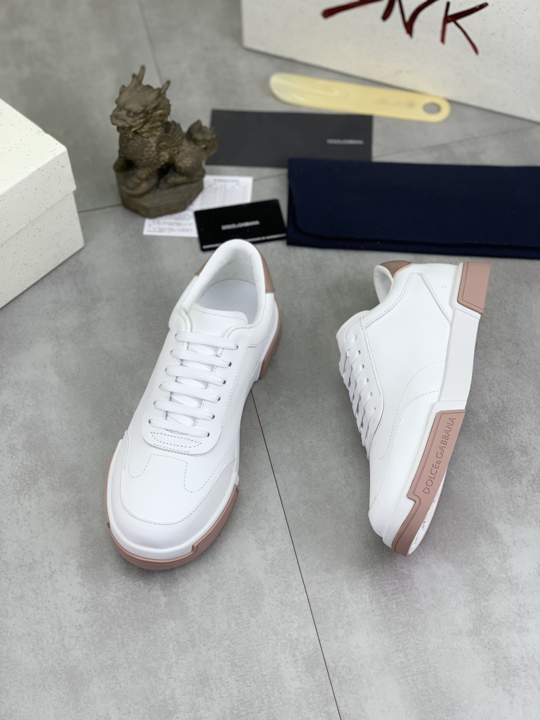 Dolce & Gabbana Men's White Leather Sneakers with Iconic Logo Detail 4 cmp i1741630797485 2000 0 2