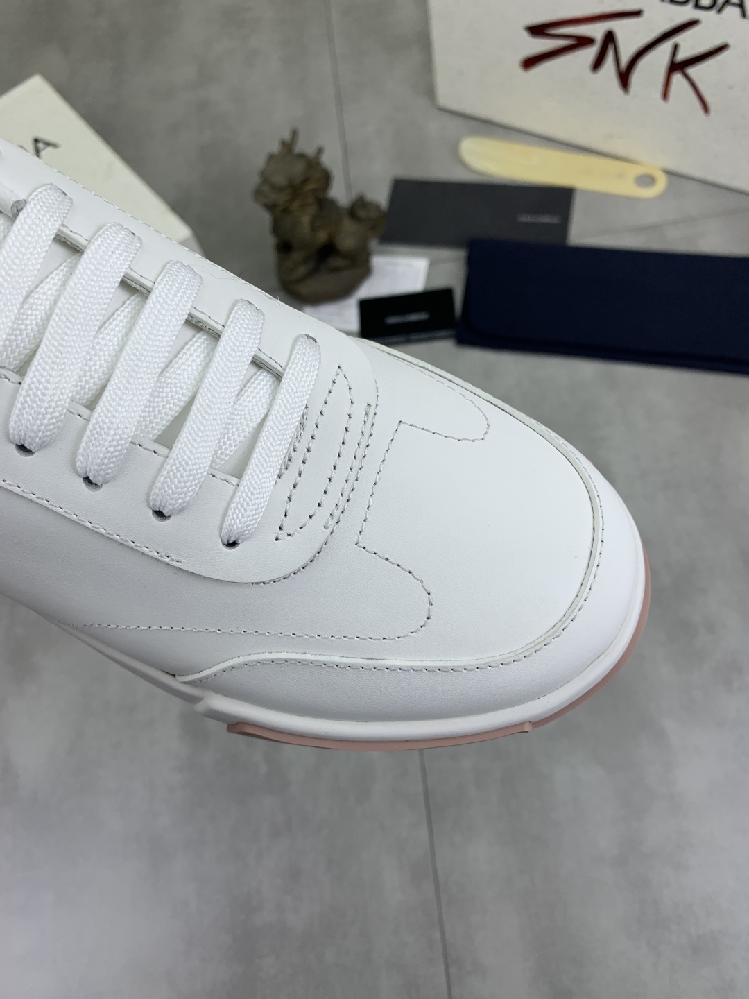 Dolce & Gabbana Men's White Leather Sneakers with Iconic Logo Detail 6 cmp i1741630798692 1353 0 4