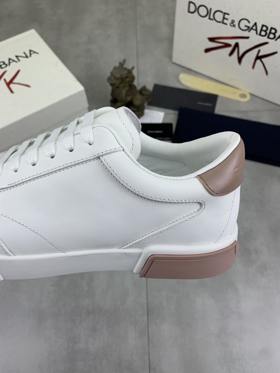 Dolce & Gabbana Men's White Leather Sneakers with Iconic Logo Detail 8 cmp i1741630798702 9888 0 6