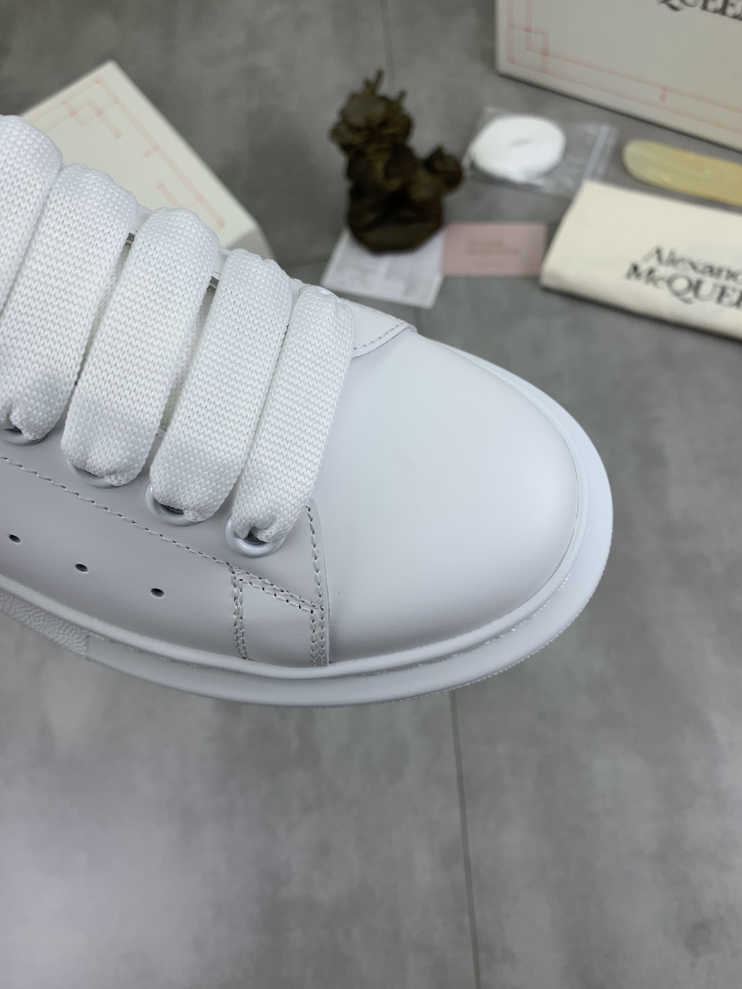 Alexander McQueen White Leather Sneakers for Couple - New 2025 Design 6 cmp i1741630959991 1134 0 4