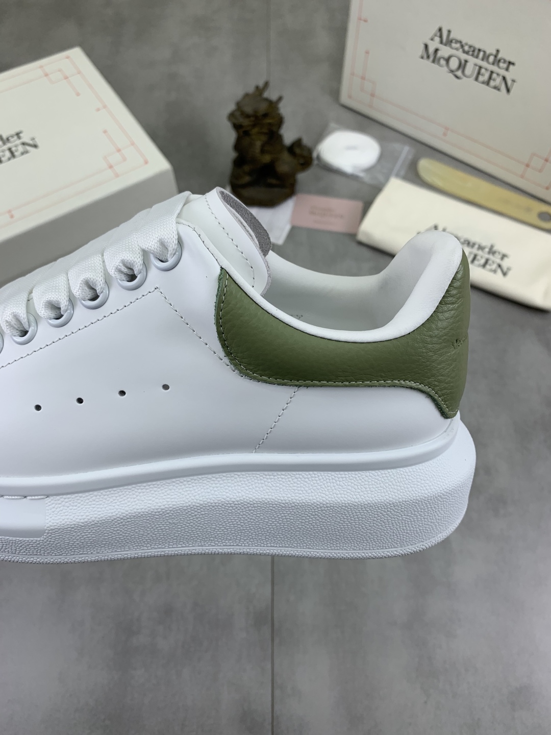 Alexander McQueen White Leather Sneakers for Couple - New 2025 Design 8 cmp i1741630960044 4652 0 6