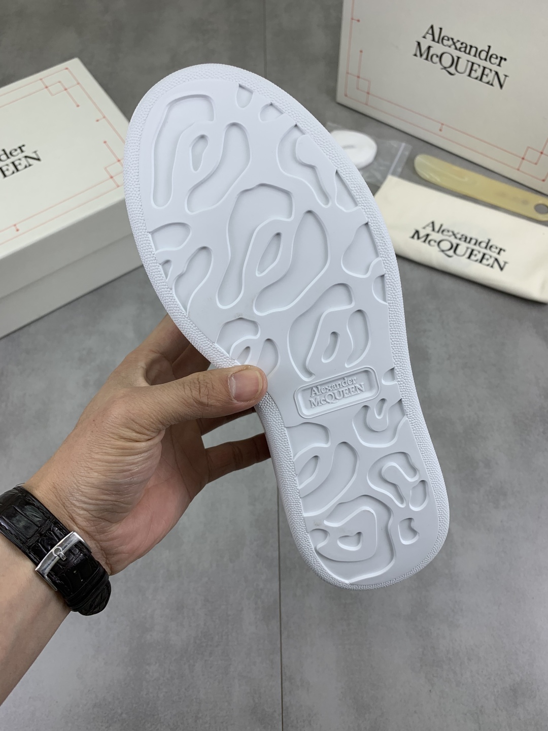 Alexander McQueen White Leather Oversized Sneakers for Men and Women 10 cmp i1741630977627 3865 0 8