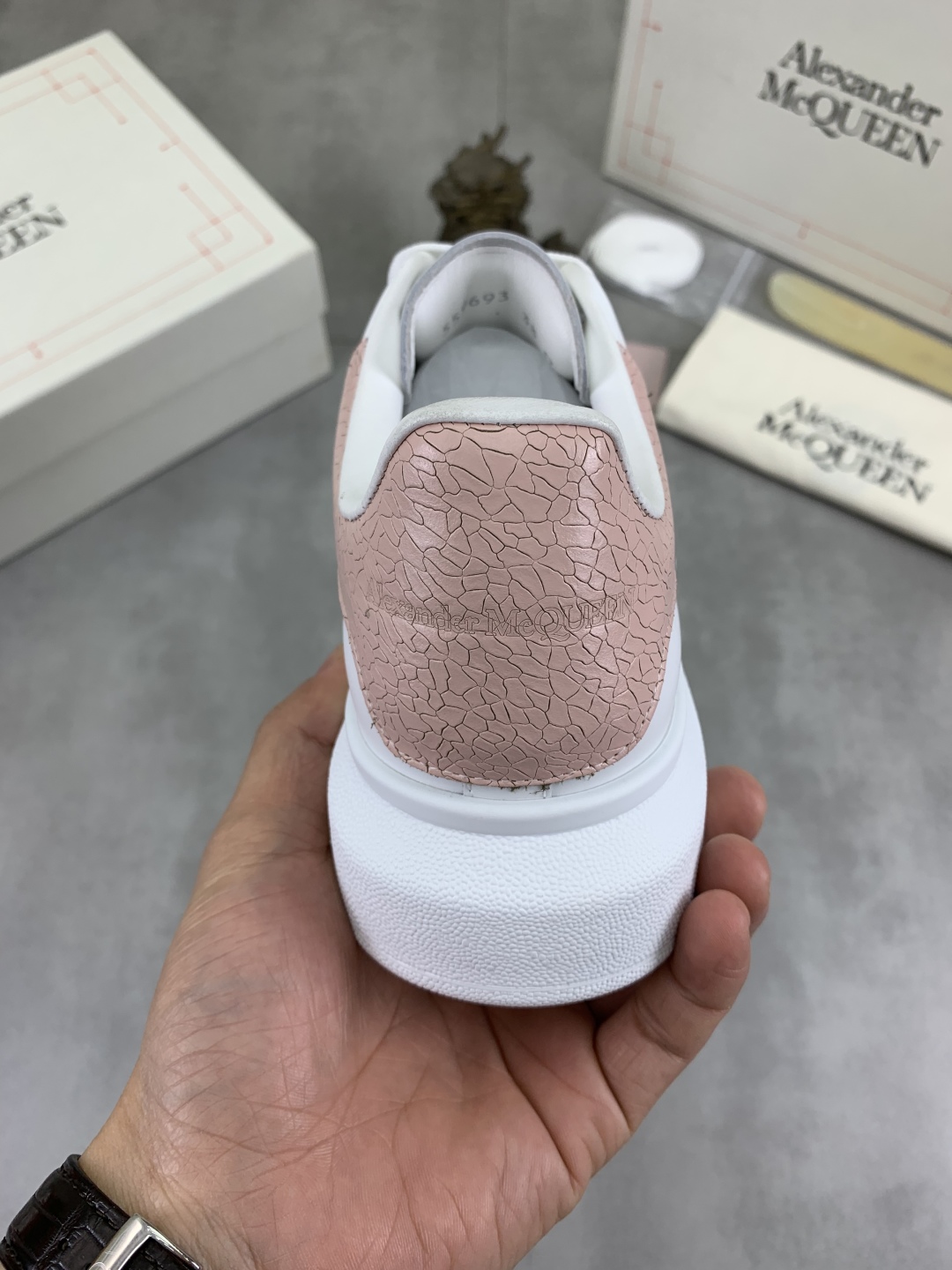 Alexander McQueen Oversized White Leather Sneakers with Pink Heel Detail 9 cmp i1741631044492 1091 0 7
