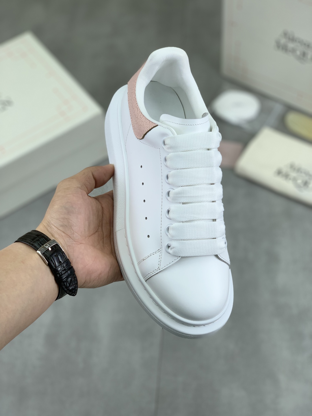 Precio de fábrica P190 Precio real Alexander McQueen McQueen Parejas 2025 Nuevo colorway, ¡disponibl