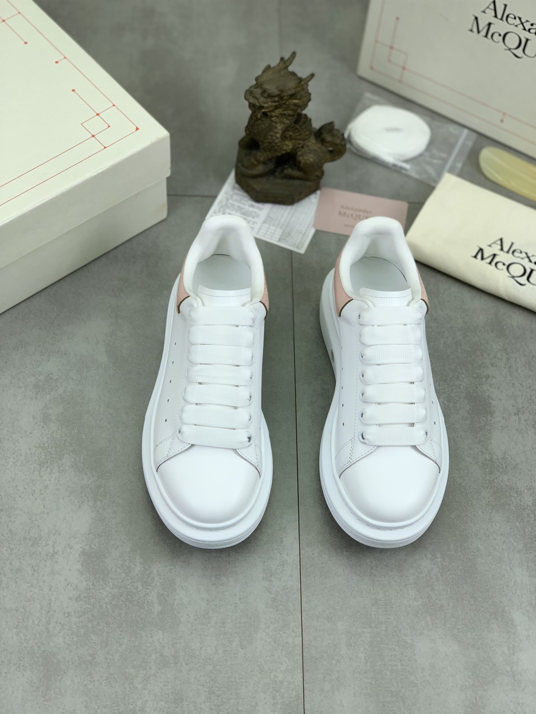 Alexander McQueen Oversized White Leather Sneakers with Pink Heel Detail 3 cmp i1741631052782 1643 0 1