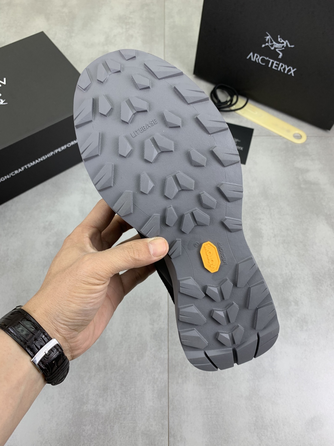 Precio de fábrica P330 Precio real El nuevo modelo de zapato del pájaro del principiante es finalmen