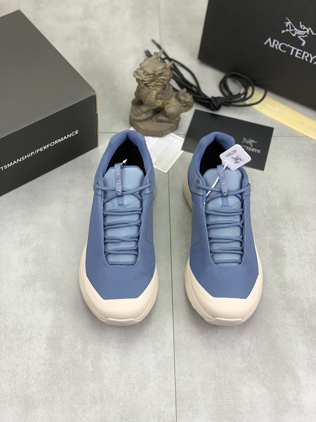 Precio de fábrica P330 Precio real El nuevo modelo de zapato del pájaro del principiante es finalmen