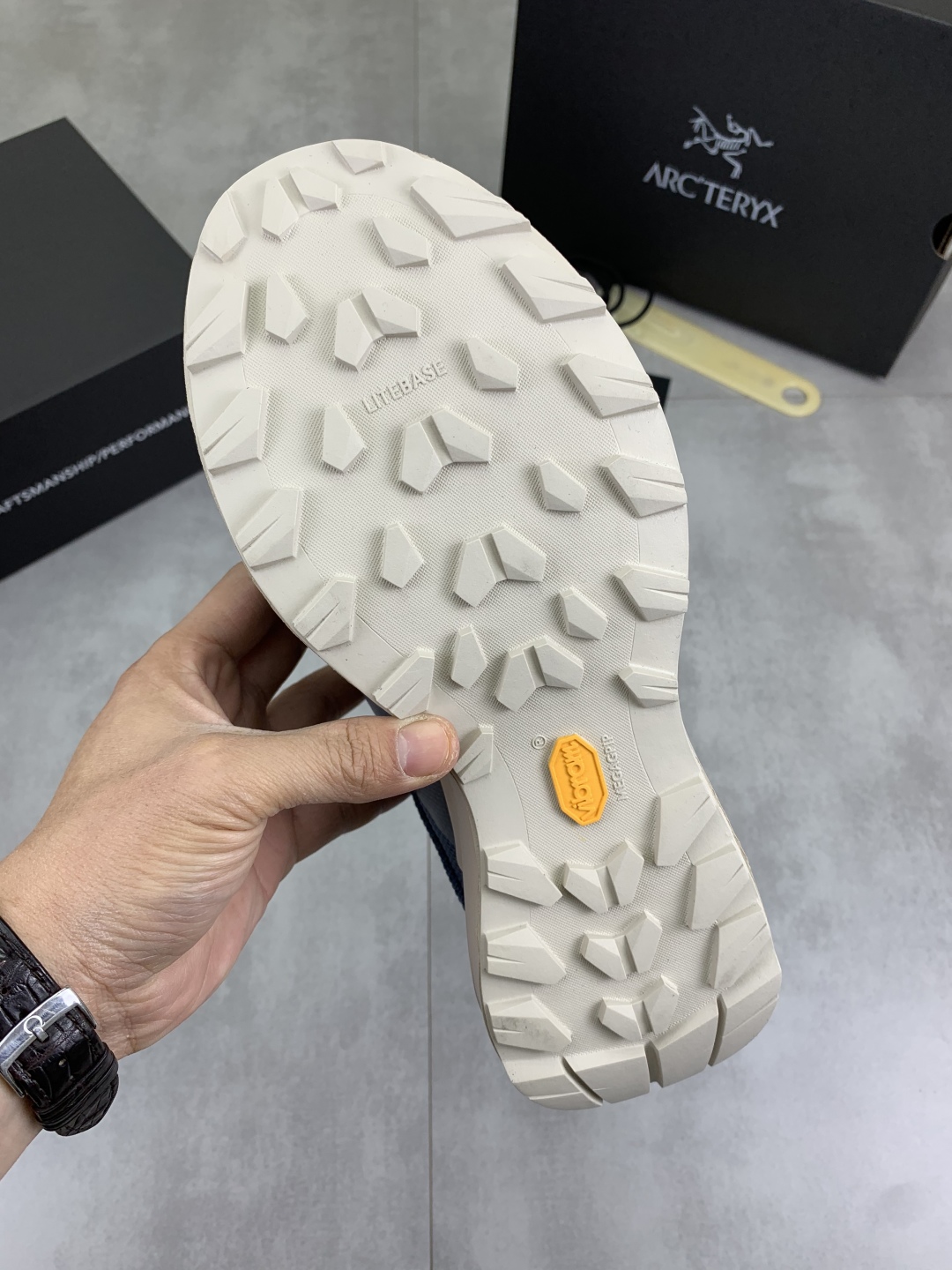 Precio de fábrica P330 Precio real El nuevo modelo de zapato del pájaro del principiante es finalmen