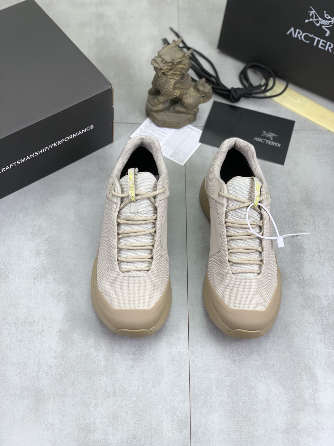 Precio de fábrica P330 Precio real El nuevo modelo de zapato del pájaro del principiante es finalmen