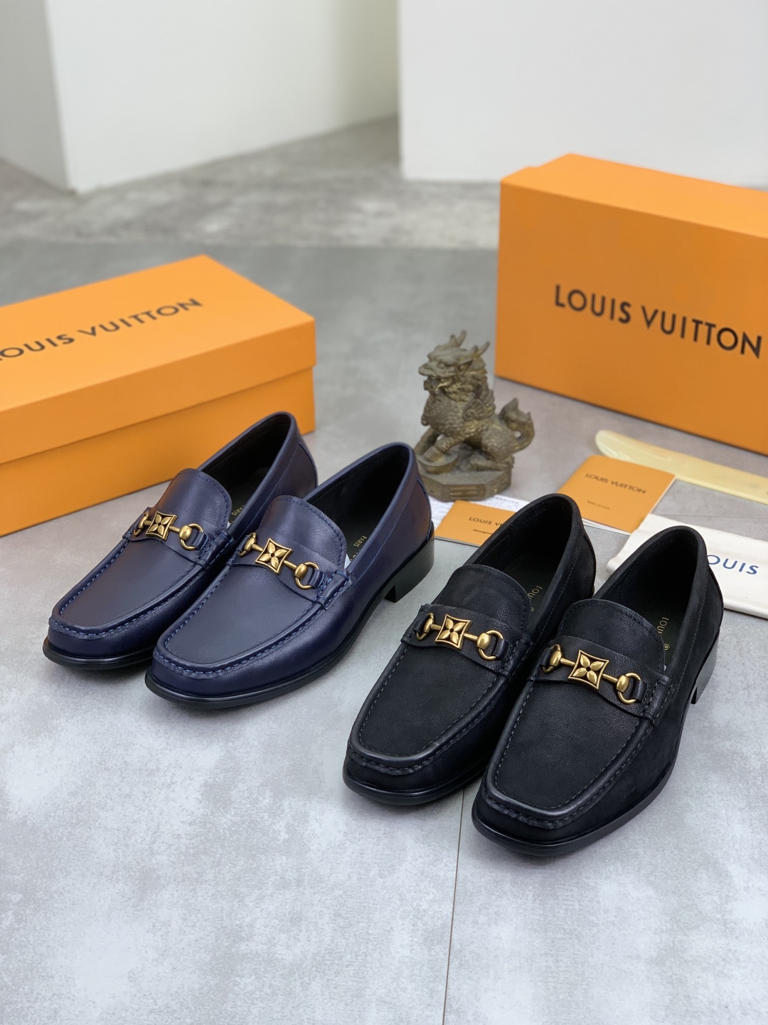 Louis Vuitton Classic Leather Loafers with Signature Buckle - Black 11 cmp i1742485850118 8953 0 9