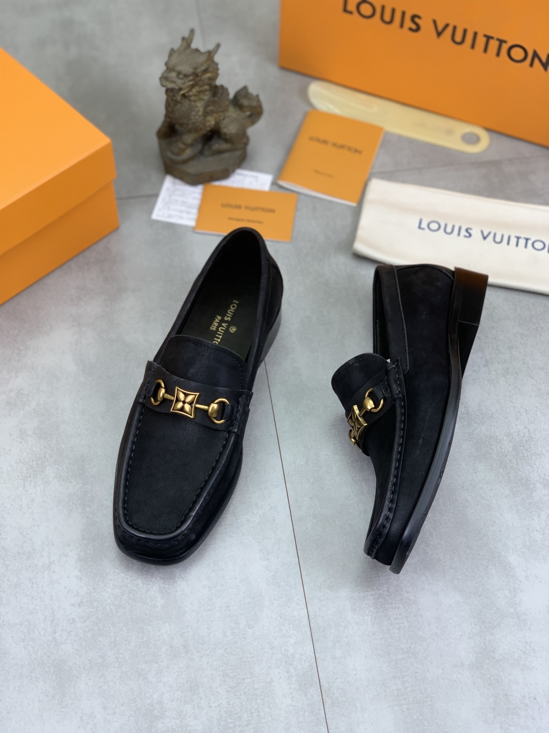Louis Vuitton Classic Leather Loafers with Signature Buckle - Black 4 cmp i1742485855784 2694 0 2