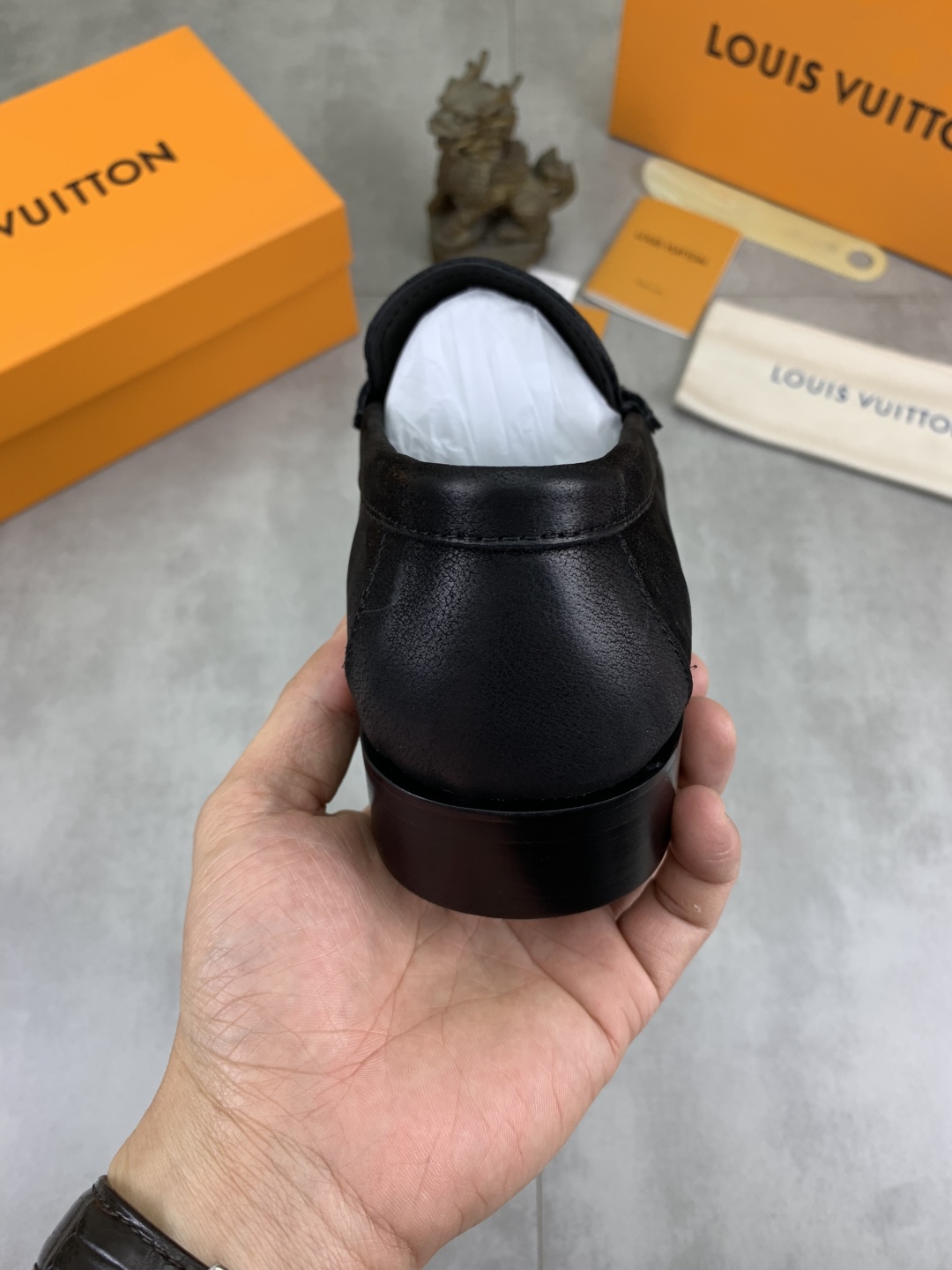 Louis Vuitton Classic Leather Loafers with Signature Buckle - Black 9 cmp i1742485860833 4757 0 7