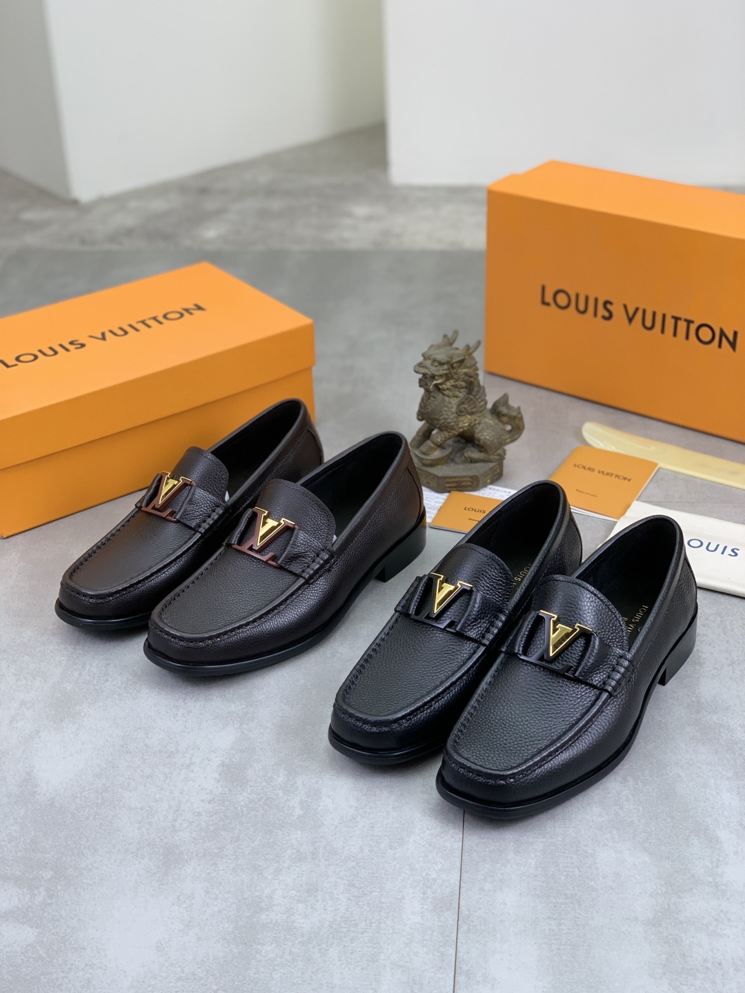 Louis Vuitton Classic Leather Loafers - Premium Quality & Comfort 11 cmp i1742485950905 3774 0 9