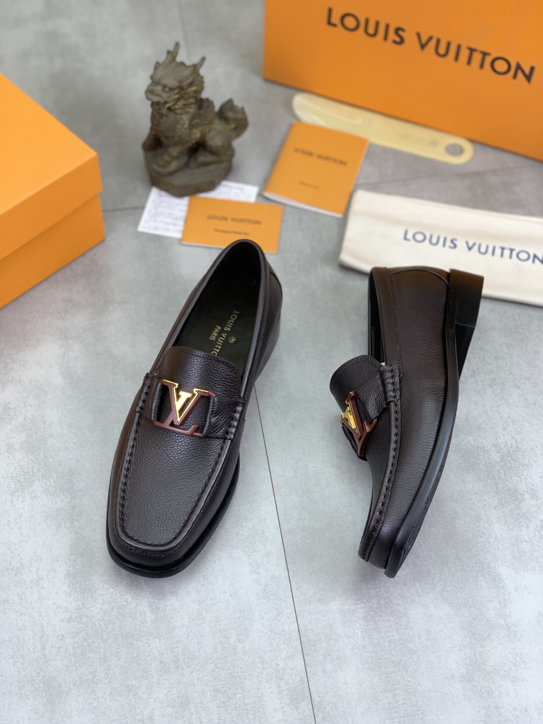 Louis Vuitton Classic Leather Loafers - Premium Quality & Comfort 4 cmp i1742485950905 9609 0 2