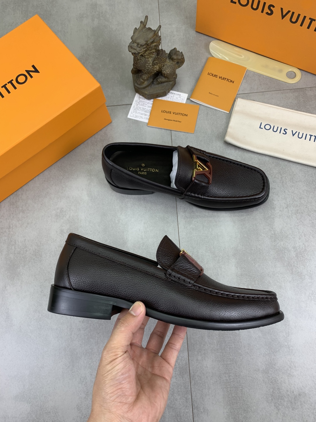 Louis Vuitton Classic Leather Loafers - Premium Quality & Comfort 7 cmp i1742485954861 5954 0 5