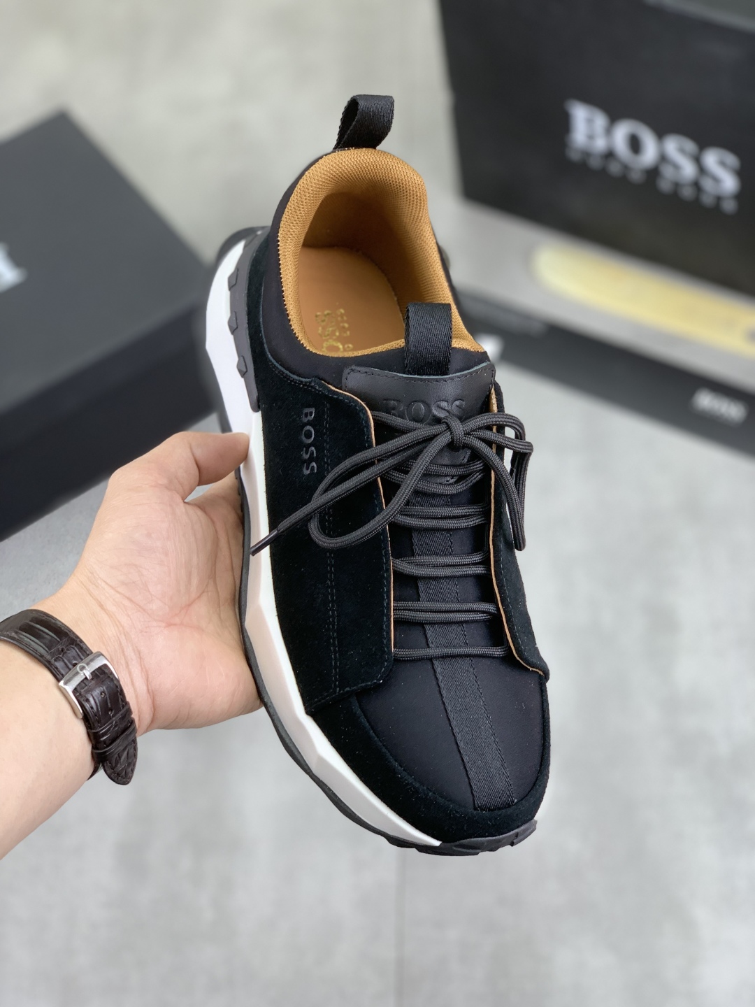 BOSS Men's Classic Lace-Up Sneakers - Premium Leather, Breathable Design, Stylish Comfort