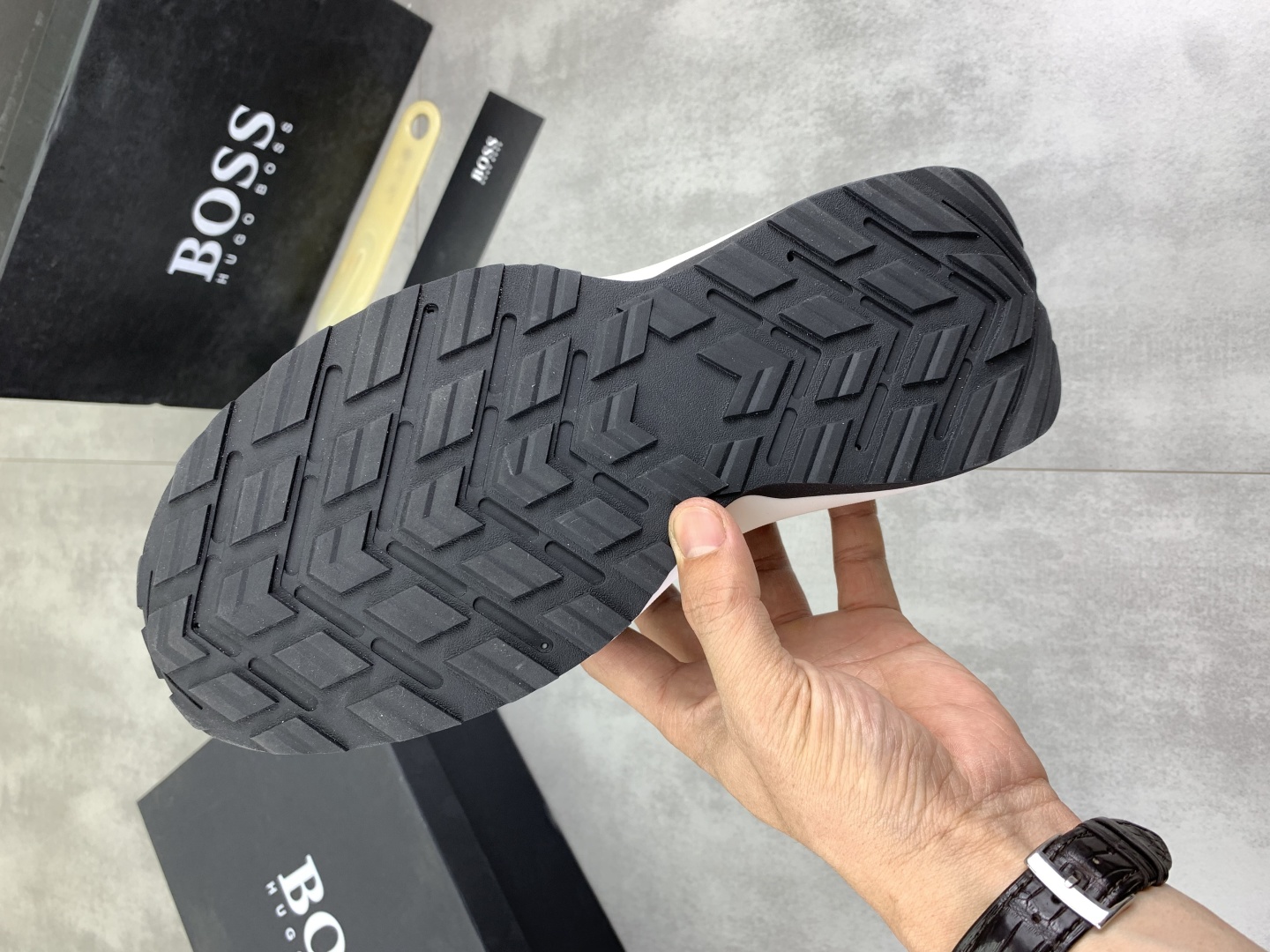 BOSS Classic Lace-Up Men's Sneakers - Premium Leather and Comfort 10 cmp i1742656830933 6604 0 8