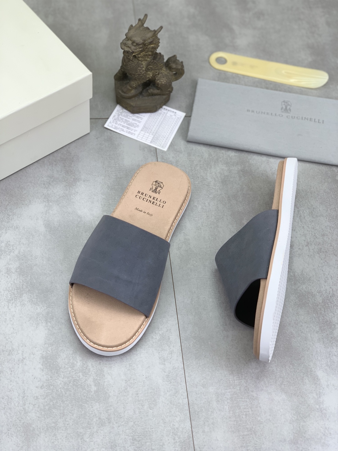 Precio de fábrica P130 Precio real Brunello Cucinelli BC New Suede Slippers, 25ss New Collection ¡Es