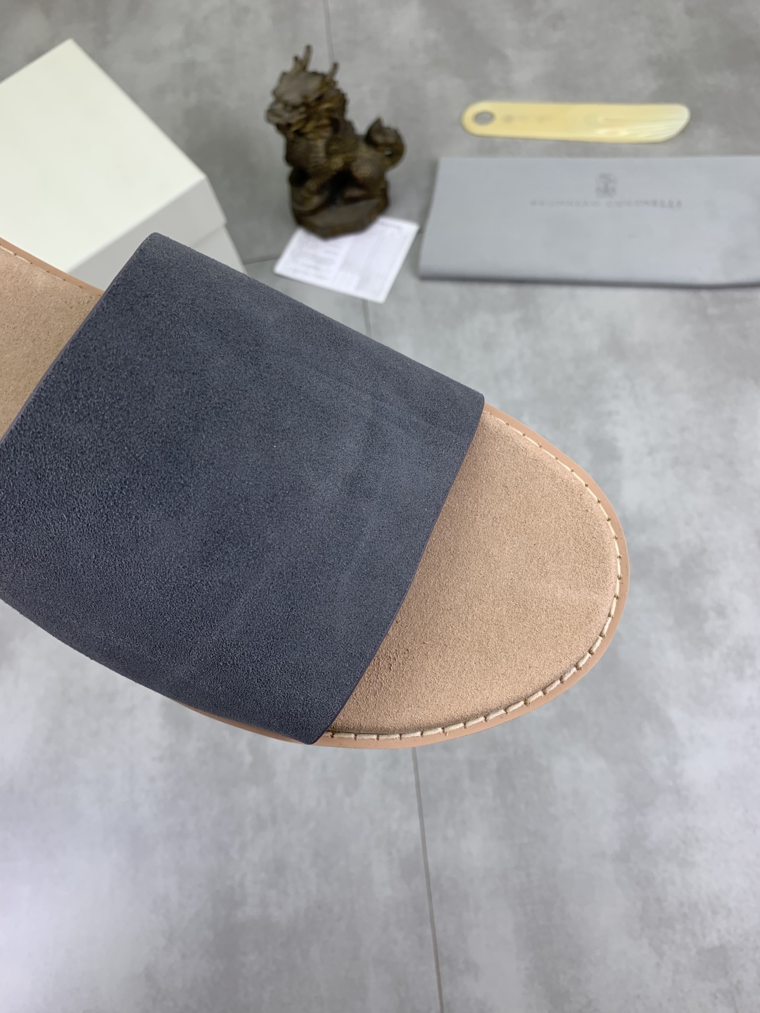 Precio de fábrica P130 Precio real Brunello Cucinelli BC New Suede Slippers, 25ss New Collection ¡Es