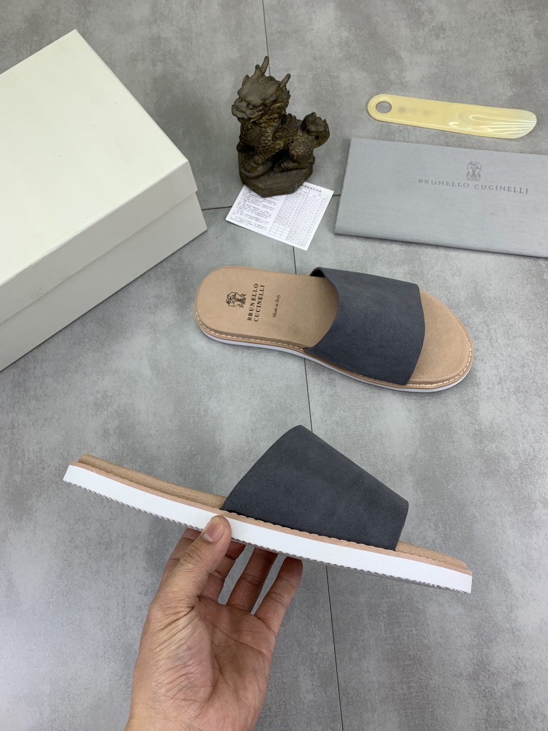 Precio de fábrica P130 Precio real Brunello Cucinelli BC New Suede Slippers, 25ss New Collection ¡Es
